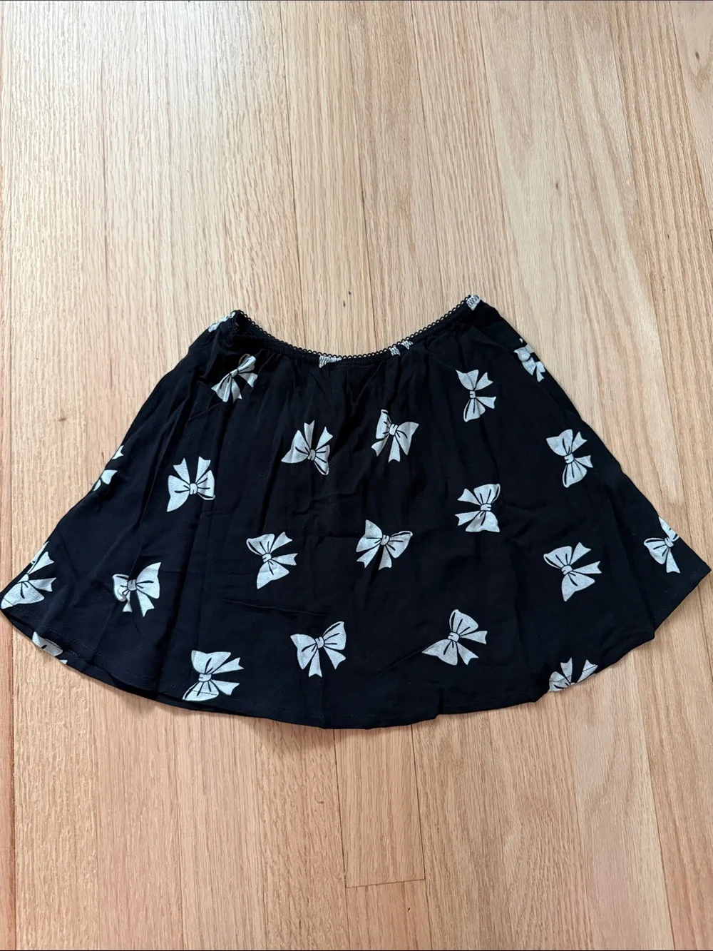 GAP XS (4-5 years) Black Skirt with White Bow Print